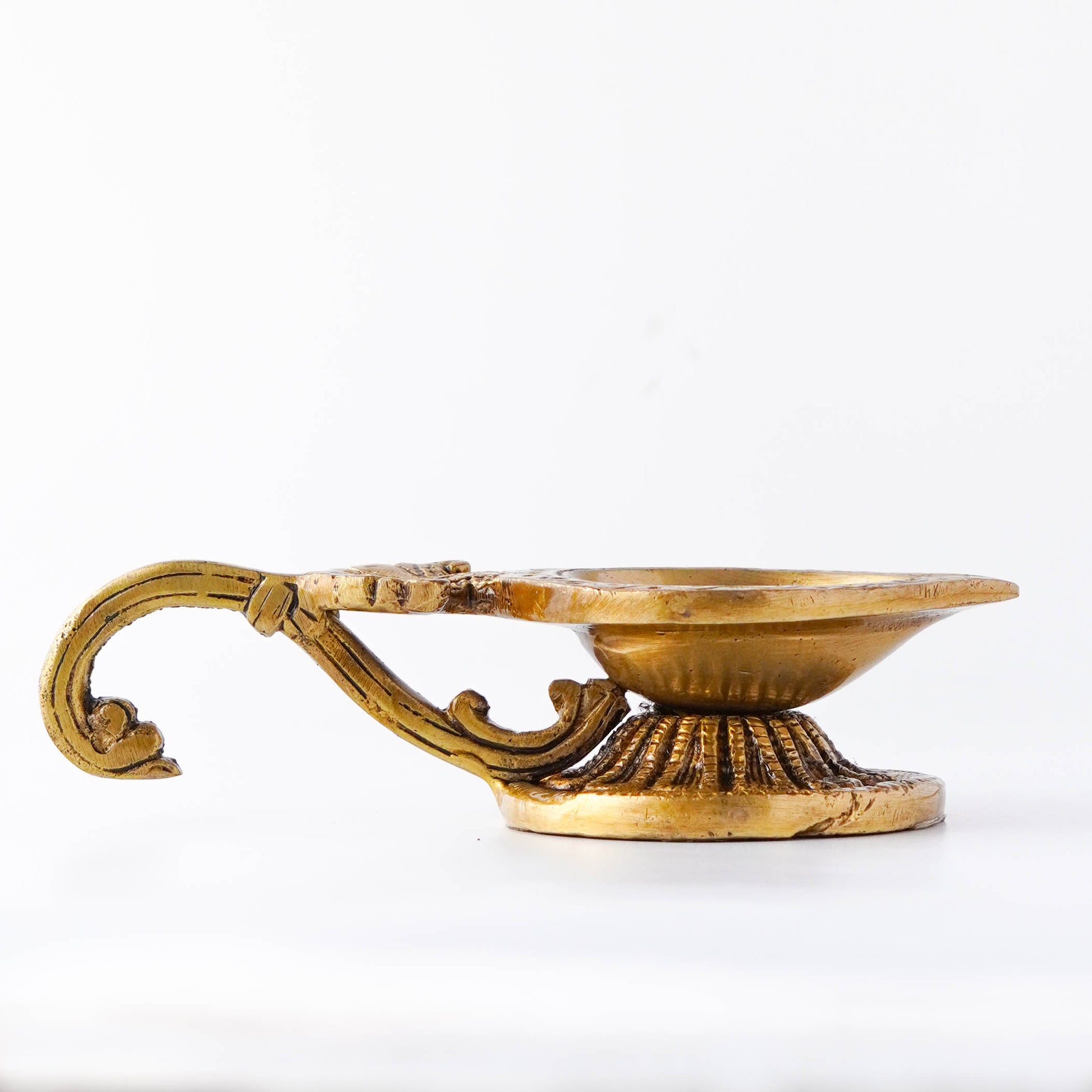 Abhikhya Arti Deepak, Brass Diya for Puja | VARYRA - VARYRA