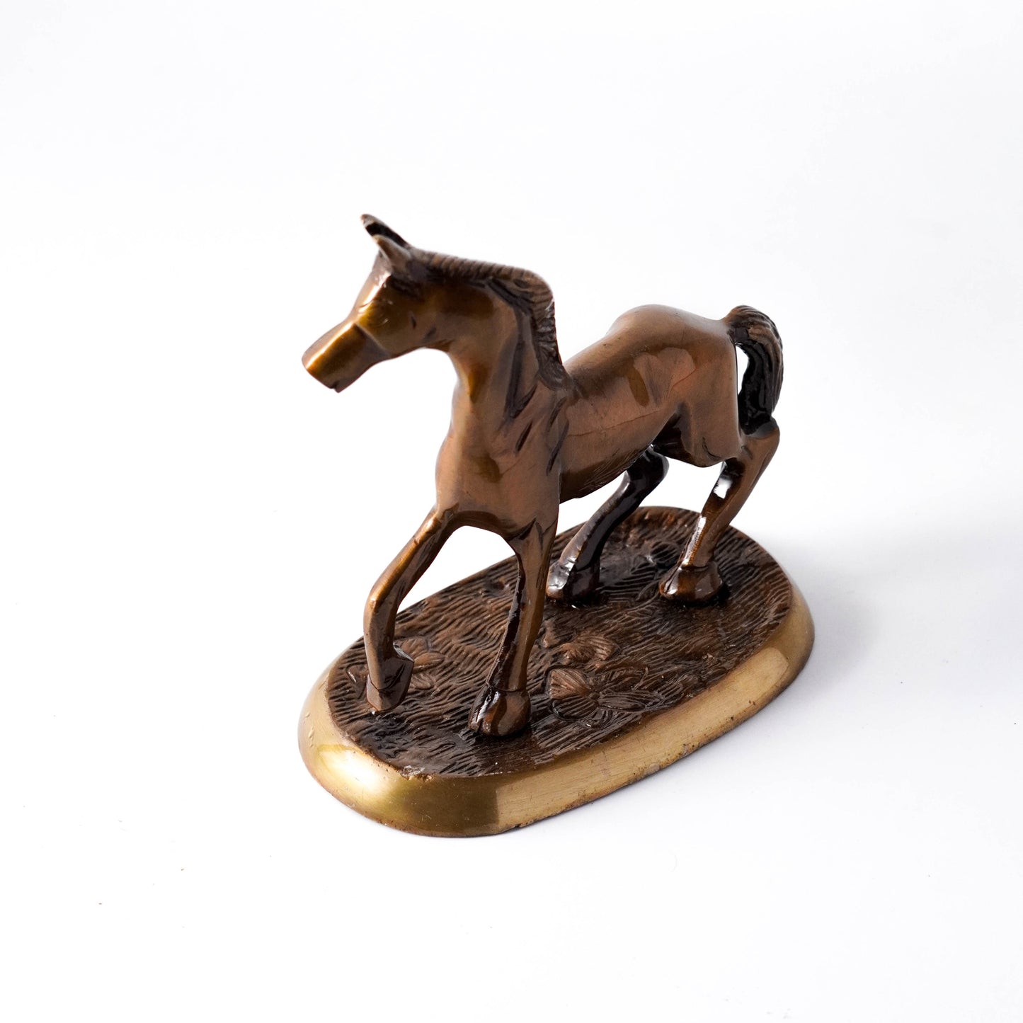 Thoroughbred Horse Showpiece, Vintage Decor, Brass | VARYRA - VARYRA