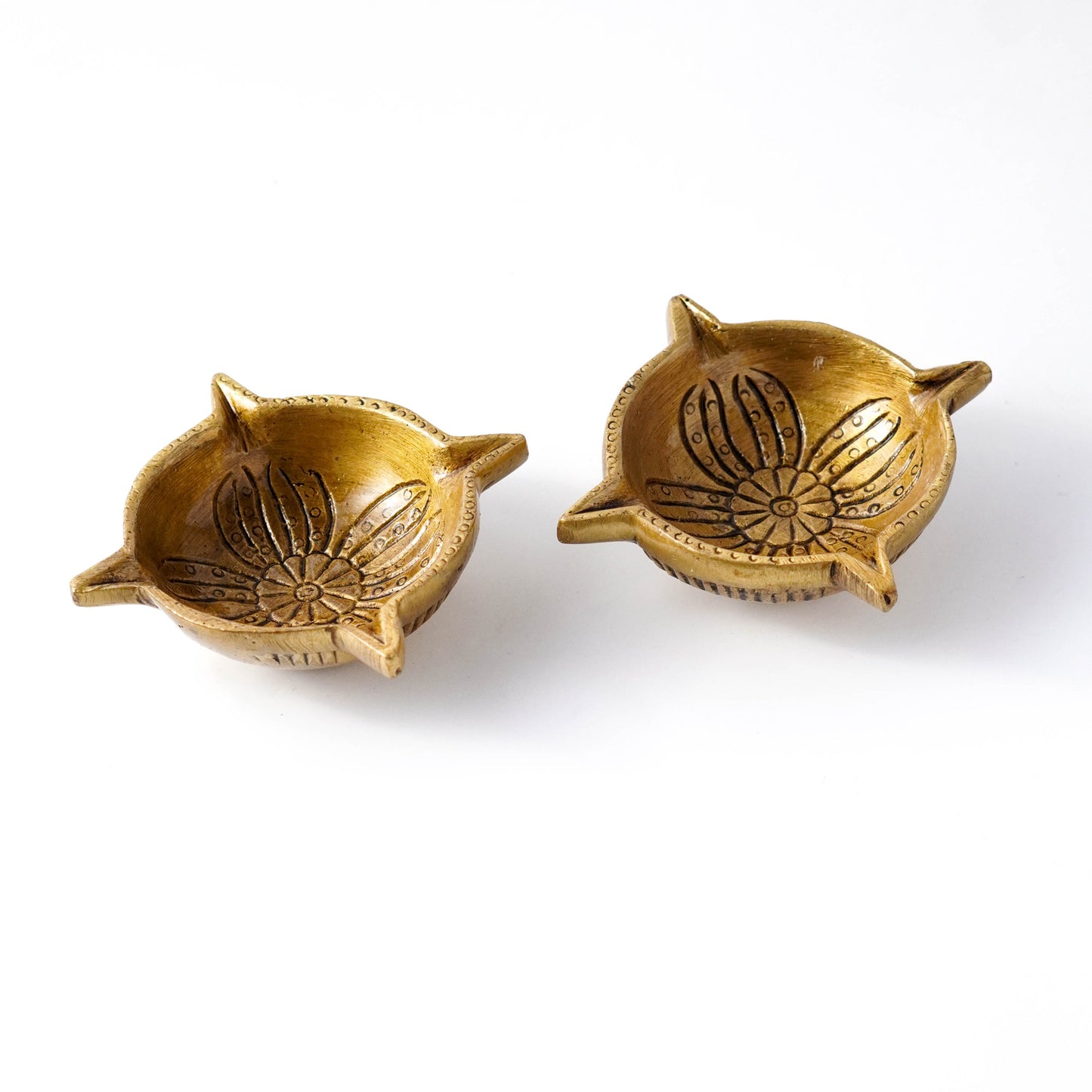 Chaturbhuj Brass Diya, Puja Deepak, Set of 2 | VARYRA - VARYRA