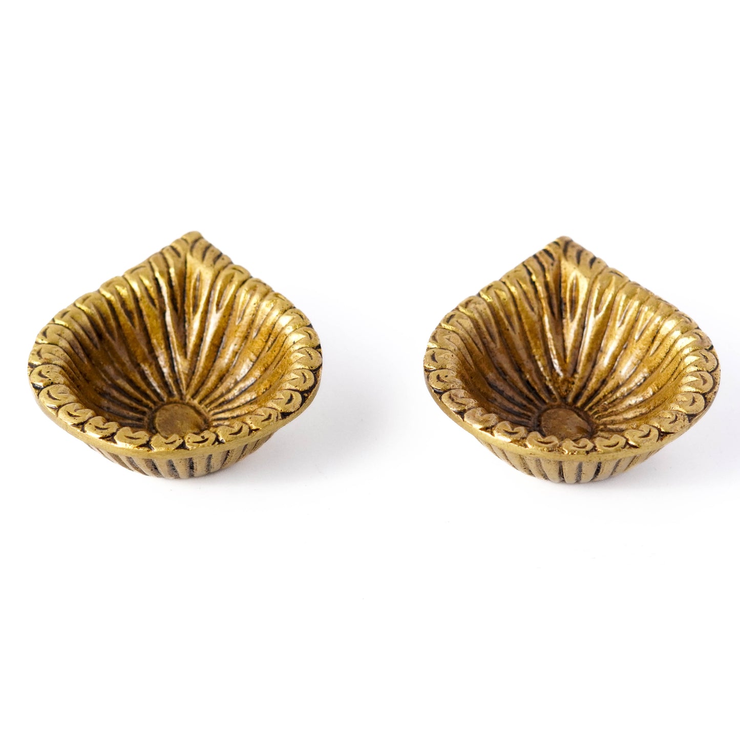 Urja Diya, Traditional Puja Deepak, Set of 2 | VARYRA - VARYRA