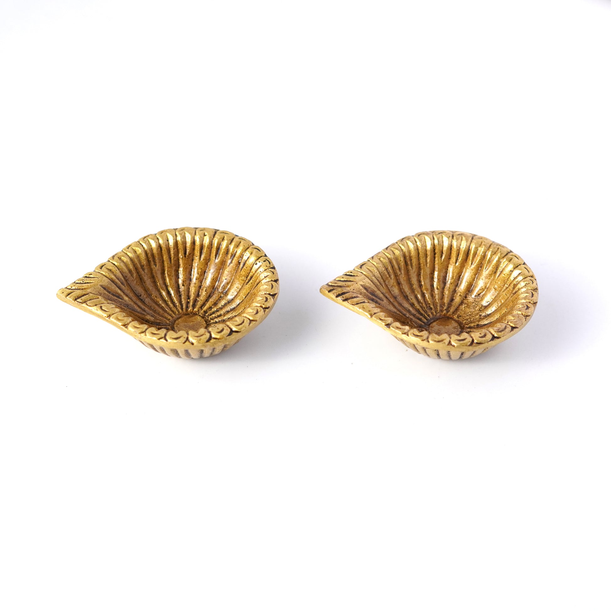 Urja Diya, Traditional Puja Deepak, Set of 2 | VARYRA - VARYRA