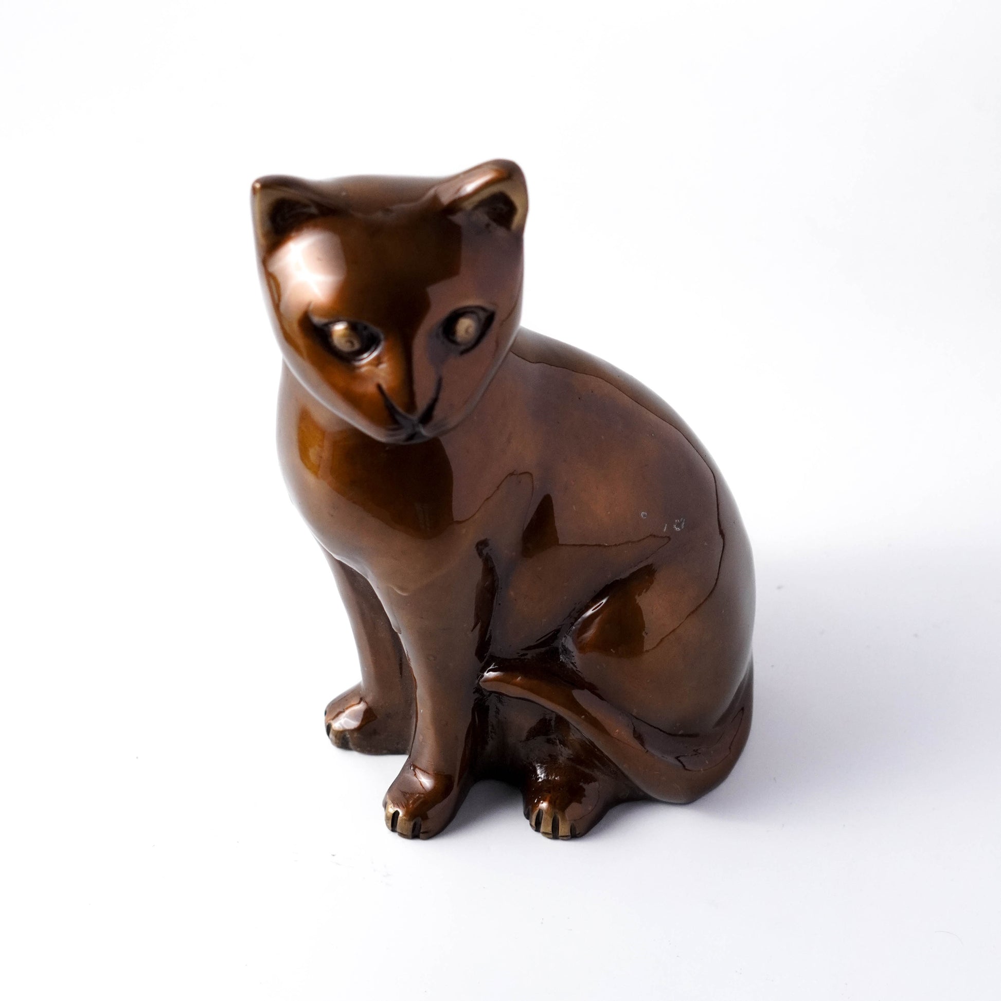 Vintage Brass Cat Figurine - Antique-Styled Home Decor | VARYRA - VARYRA