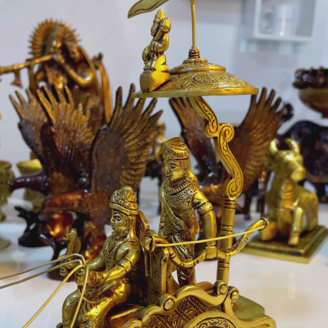 VARYRA Arjun Rath Brass Showpiece Video