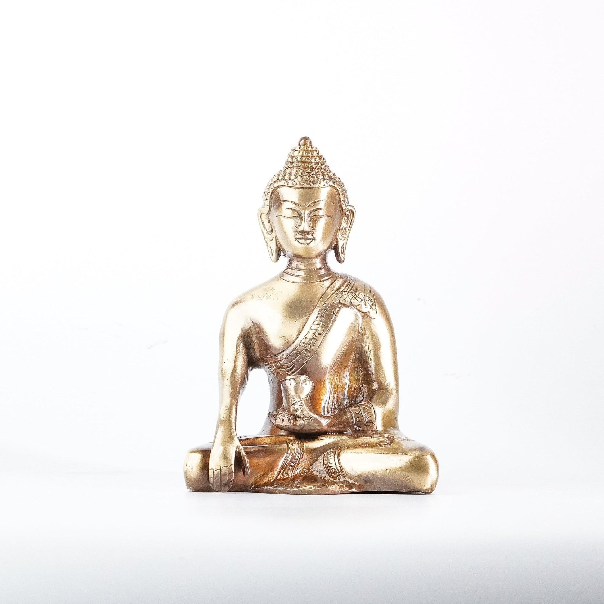 varyra meditating buddha figurine front side