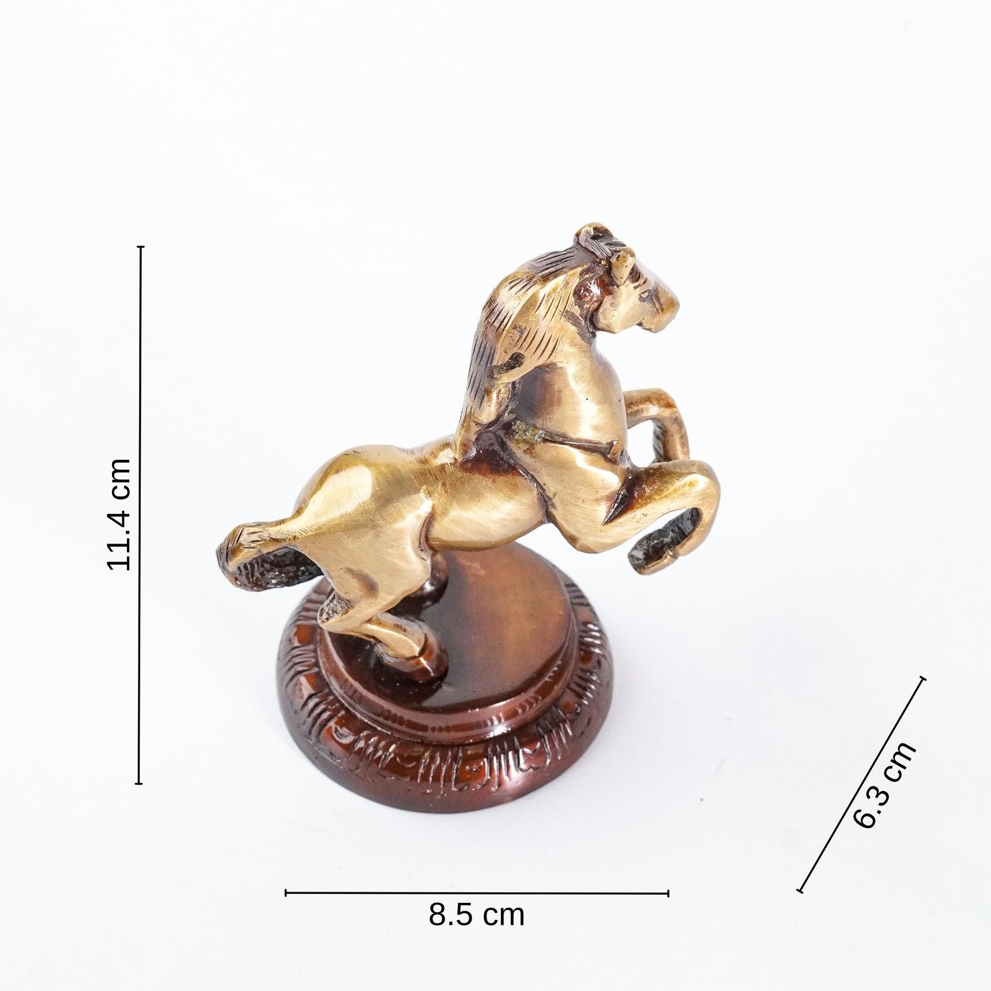 varyra horse miniature statue dimensions